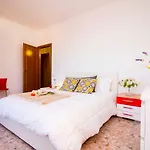 Innpisarentals - Pisa Riverside Apartment